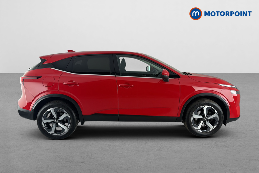 Nissan Qashqai N-Connecta Manual Petrol SUV - Stock Number (1660961) - Passenger side