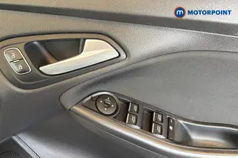Ford Focus St-Line X Manual Petrol Hatchback - Stock Number (1661132) - 19th supplementary image