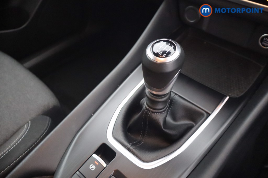 Nissan Qashqai N-Connecta Manual Petrol SUV - Stock Number (1661360) - 4th supplementary image