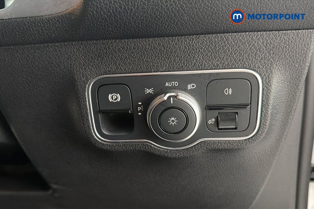 Mercedes-Benz GLB Amg Line Automatic Petrol SUV - Stock Number (1661392) - 11th supplementary image