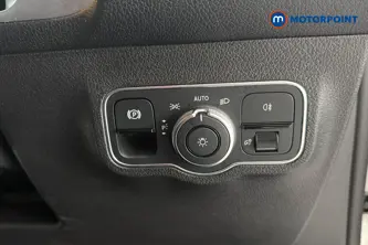 Mercedes-Benz GLB Amg Line Automatic Petrol SUV - Stock Number (1661392) - 11th supplementary image