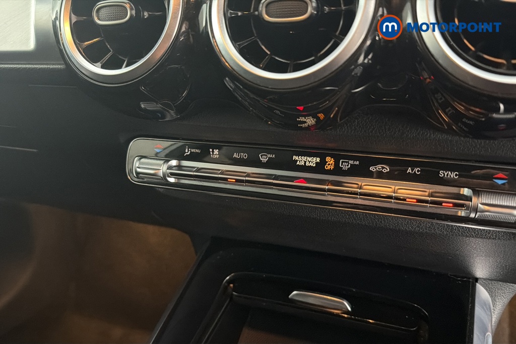 Mercedes-Benz GLB Amg Line Automatic Petrol SUV - Stock Number (1661392) - 12th supplementary image