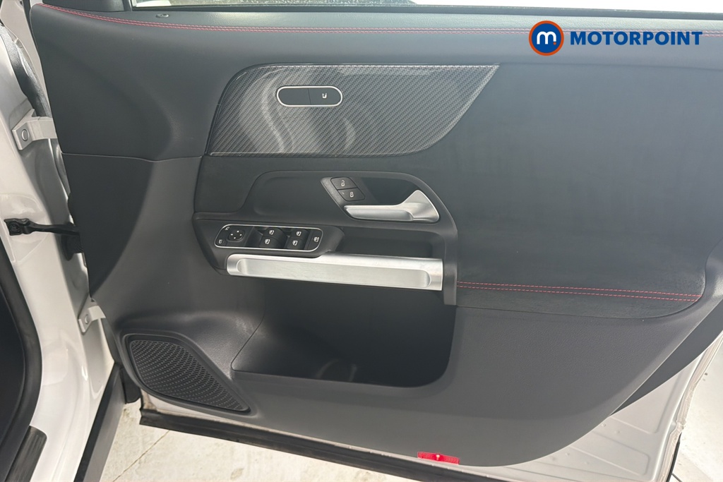 Mercedes-Benz GLB Amg Line Automatic Petrol SUV - Stock Number (1661392) - 18th supplementary image