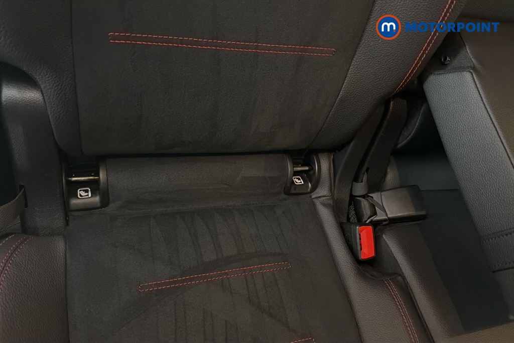 Mercedes-Benz GLB Amg Line Automatic Petrol SUV - Stock Number (1661392) - 27th supplementary image