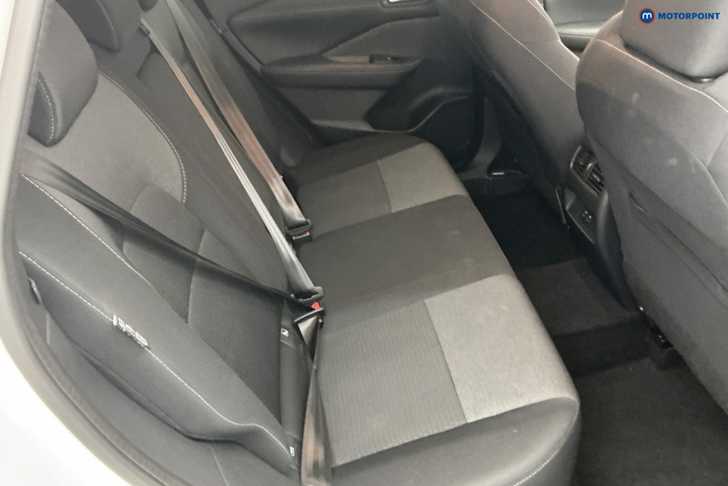 Nissan Qashqai N-Connecta Automatic Petrol SUV - Stock Number (1661414) - 4th supplementary image