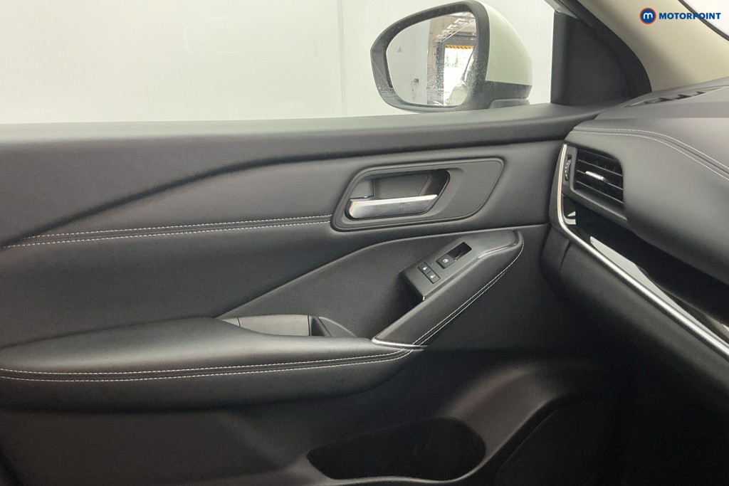 Nissan Qashqai N-Connecta Automatic Petrol SUV - Stock Number (1661414) - 19th supplementary image
