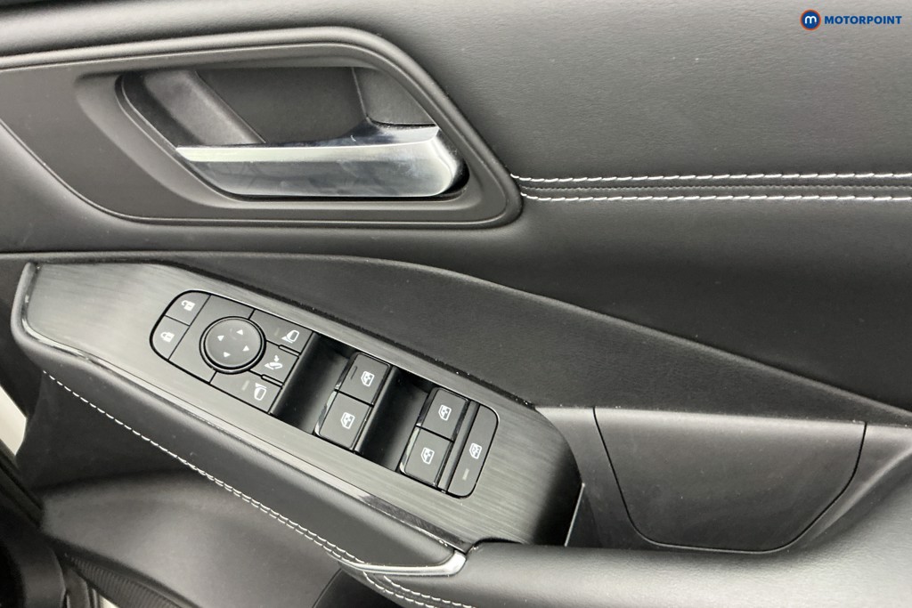 Nissan Qashqai N-Connecta Automatic Petrol SUV - Stock Number (1661414) - 25th supplementary image