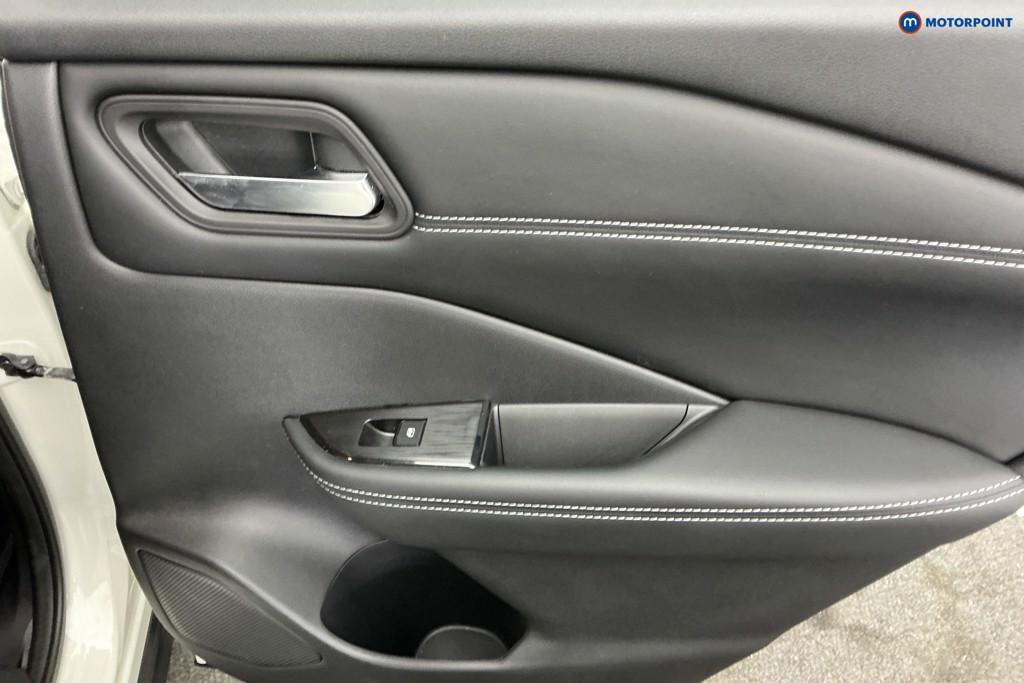 Nissan Qashqai N-Connecta Automatic Petrol SUV - Stock Number (1661414) - 26th supplementary image
