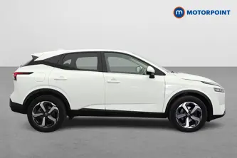 Nissan Qashqai N-Connecta Automatic Petrol SUV - Stock Number (1661414) - Drivers side