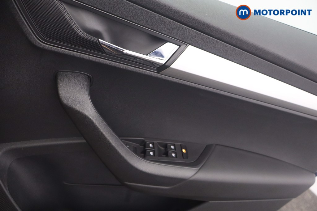 Skoda Karoq Se Technology Manual Petrol SUV - Stock Number (1661466) - 10th supplementary image