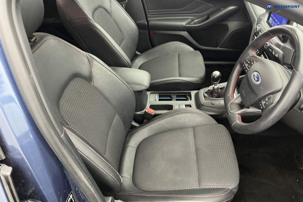 Ford Focus St-Line X Manual Petrol Hatchback - Stock Number (1661803) - 5th supplementary image