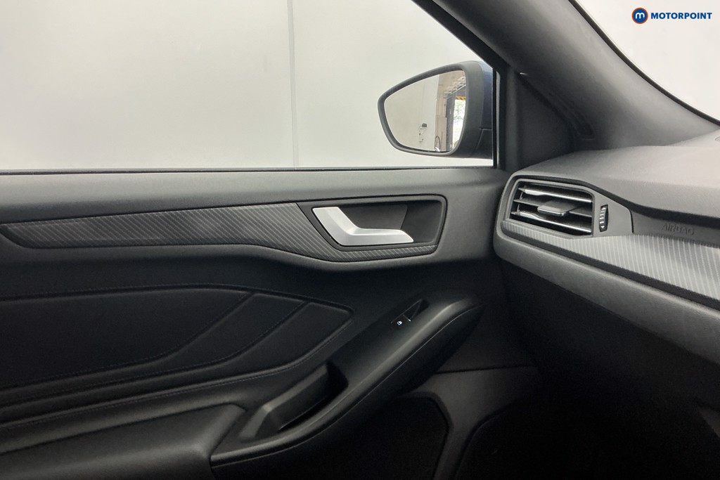 Ford Focus St-Line X Manual Petrol Hatchback - Stock Number (1661803) - 19th supplementary image