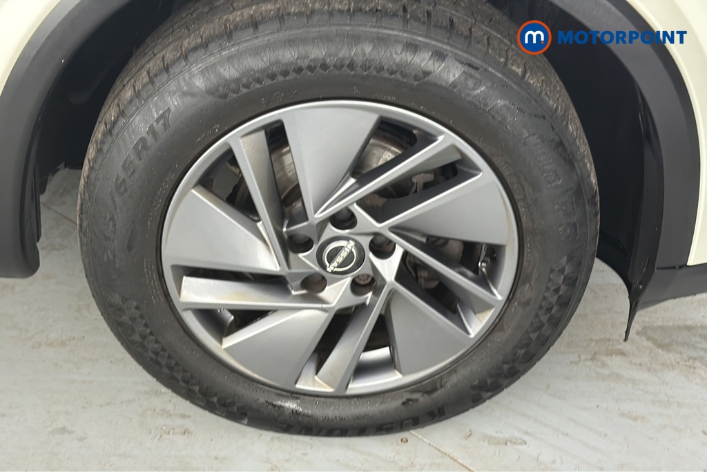 Nissan Qashqai Acenta Premium Manual Petrol SUV - Stock Number (1662249) - 47th supplementary image