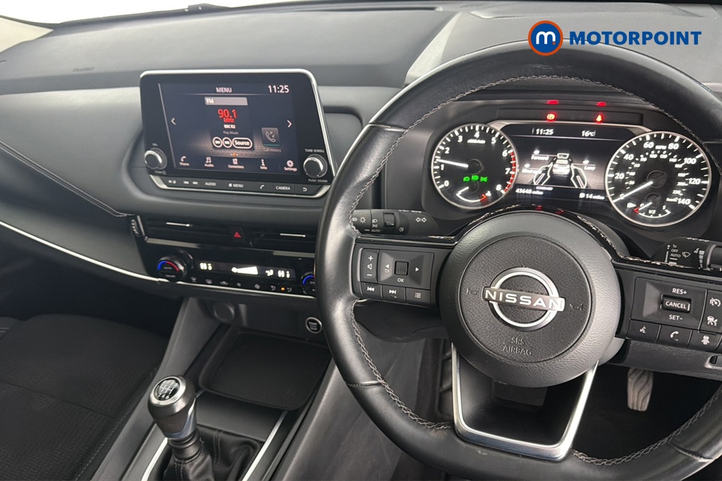 Nissan Qashqai Acenta Premium Manual Petrol SUV - Stock Number (1662249) - 1st supplementary image