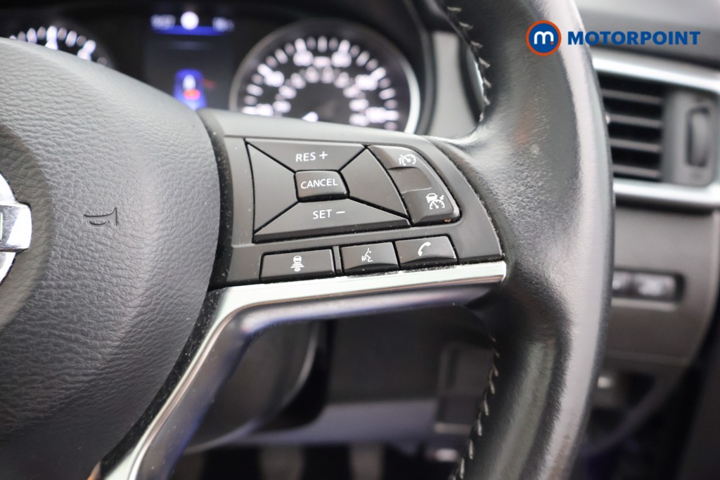 Nissan Qashqai Tekna Manual Petrol SUV - Stock Number (1662549) - 4th supplementary image