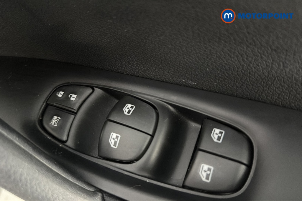 Nissan Qashqai Acenta Premium Manual Petrol SUV - Stock Number (1648438) - 19th supplementary image