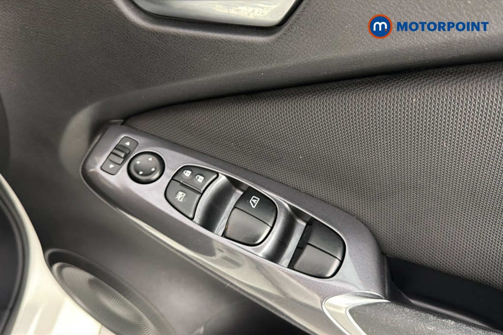 Nissan Juke Acenta Manual Petrol SUV - Stock Number (1648439) - 19th supplementary image