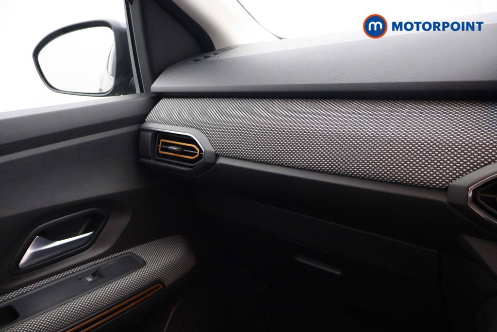 Dacia Sandero Stepway Comfort Automatic Petrol Hatchback - Stock Number (1651716) - 8th supplementary image