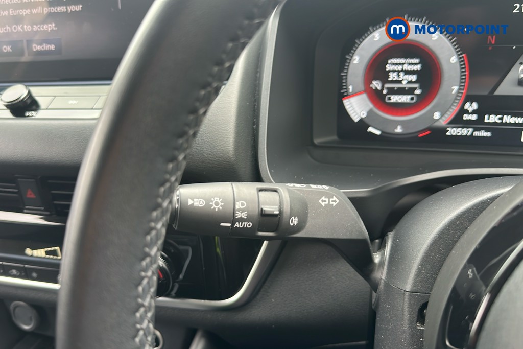 Nissan Qashqai N-Connecta Automatic Petrol SUV - Stock Number (1652039) - 6th supplementary image