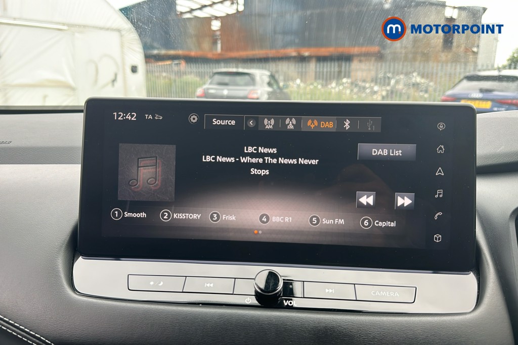 Nissan Qashqai N-Connecta Automatic Petrol SUV - Stock Number (1652039) - 9th supplementary image