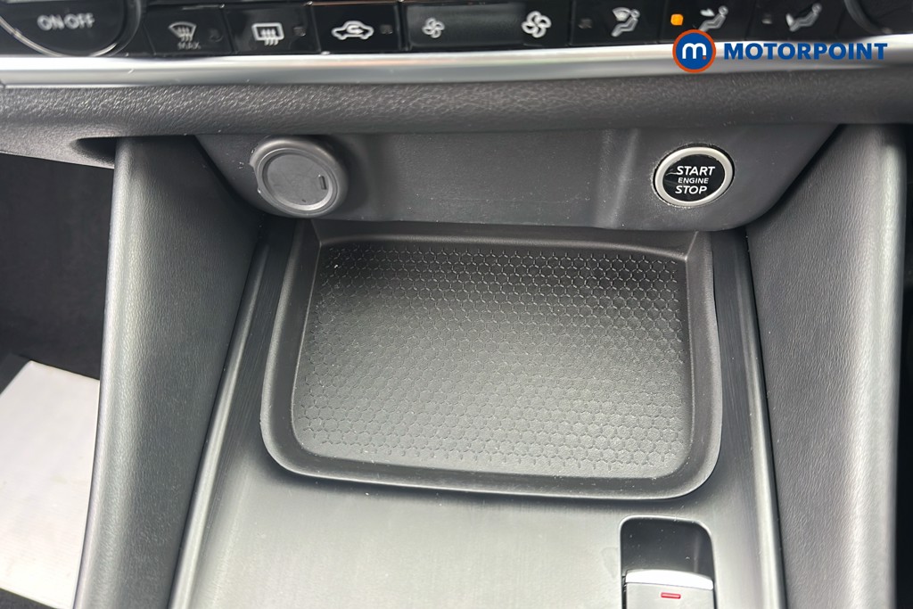 Nissan Qashqai N-Connecta Automatic Petrol SUV - Stock Number (1652039) - 17th supplementary image
