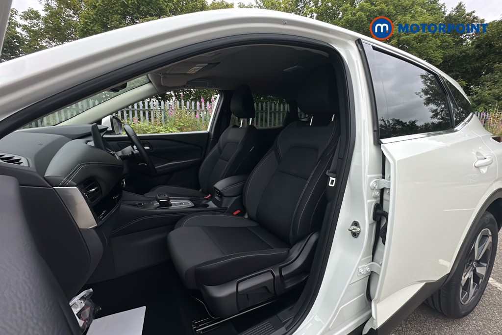 Nissan Qashqai N-Connecta Automatic Petrol SUV - Stock Number (1652039) - 22nd supplementary image