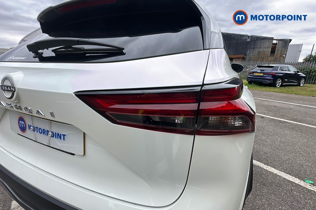 Nissan Qashqai N-Connecta Automatic Petrol SUV - Stock Number (1652039) - 38th supplementary image