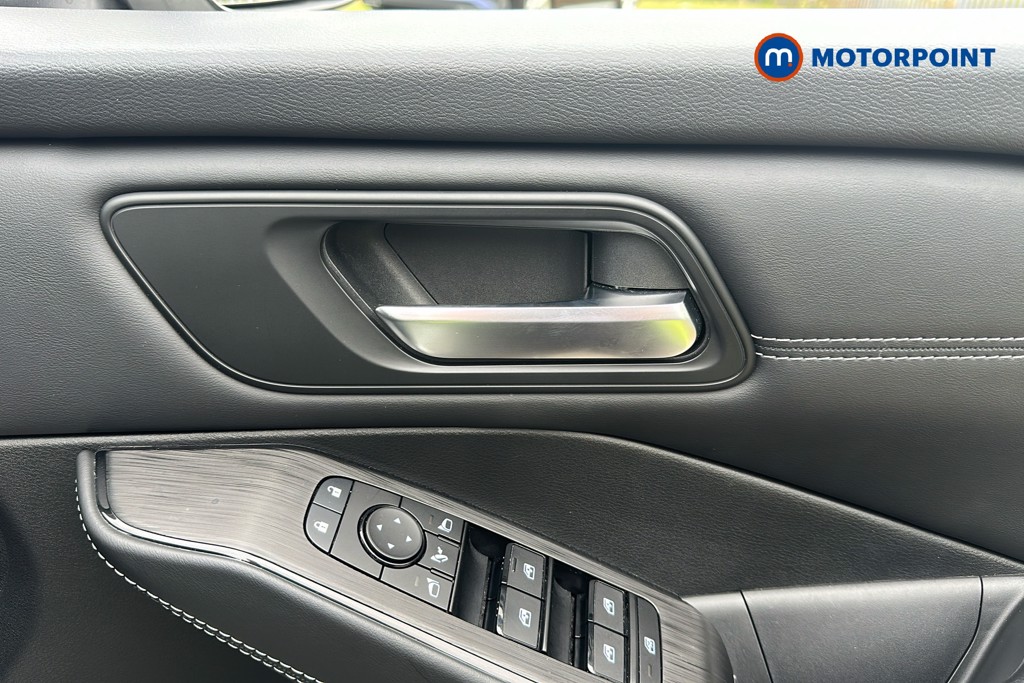 Nissan Qashqai N-Connecta Automatic Petrol SUV - Stock Number (1652039) - 42nd supplementary image