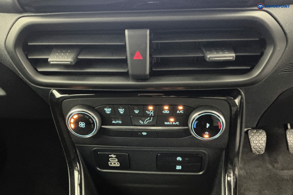 Ford Ecosport Titanium Manual Petrol SUV - Stock Number (1652190) - 17th supplementary image