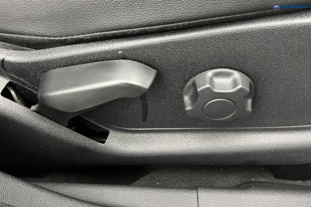 Ford Ecosport Titanium Manual Petrol SUV - Stock Number (1652190) - 23rd supplementary image