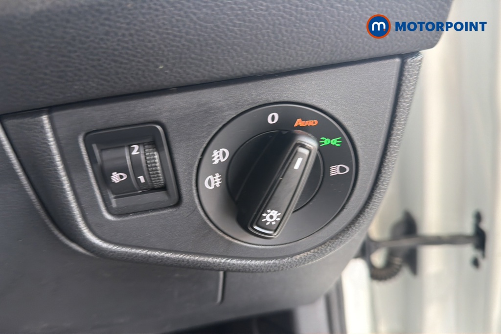 Volkswagen Polo R-Line Manual Petrol Hatchback - Stock Number (1652328) - 11th supplementary image