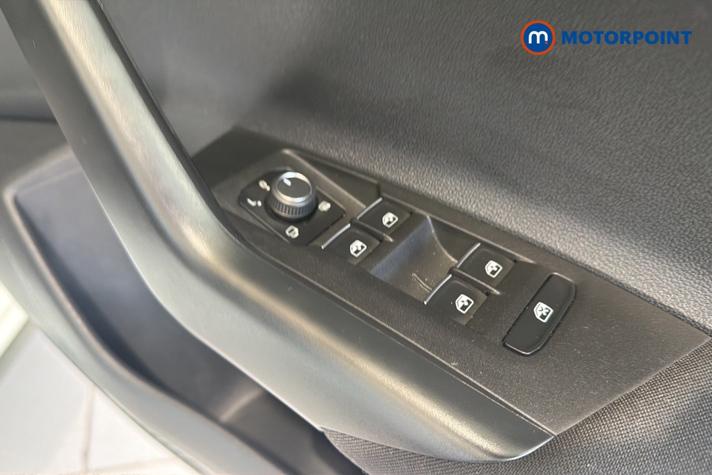 Volkswagen Polo R-Line Manual Petrol Hatchback - Stock Number (1652328) - 19th supplementary image