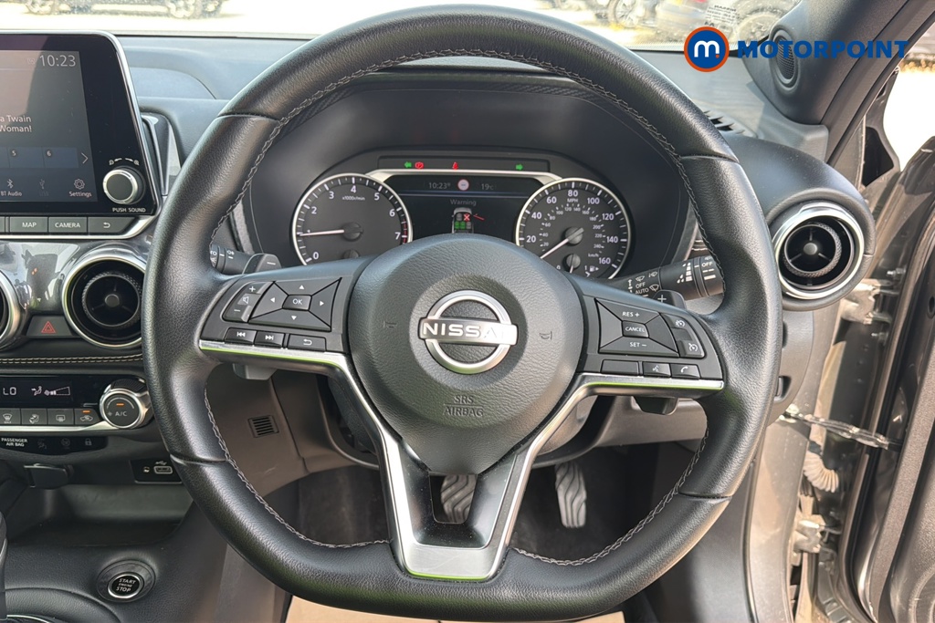Nissan Juke N-Connecta Automatic Petrol SUV - Stock Number (1653140) - 2nd supplementary image