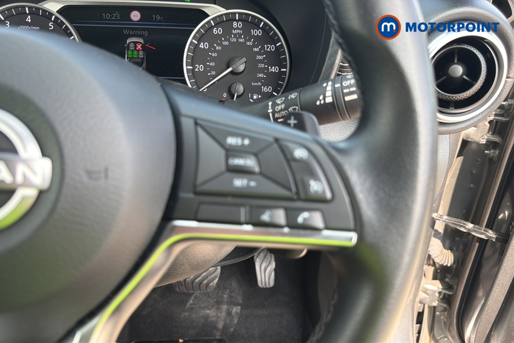 Nissan Juke N-Connecta Automatic Petrol SUV - Stock Number (1653140) - 3rd supplementary image
