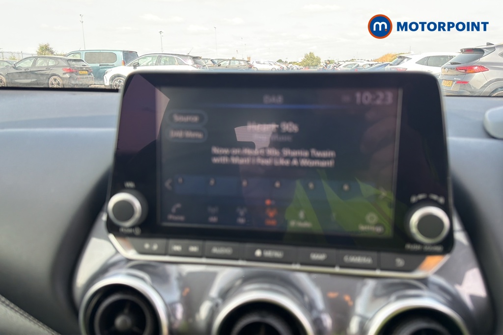 Nissan Juke N-Connecta Automatic Petrol SUV - Stock Number (1653140) - 8th supplementary image