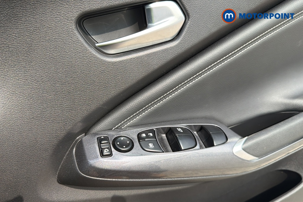 Nissan Juke N-Connecta Automatic Petrol SUV - Stock Number (1653140) - 10th supplementary image