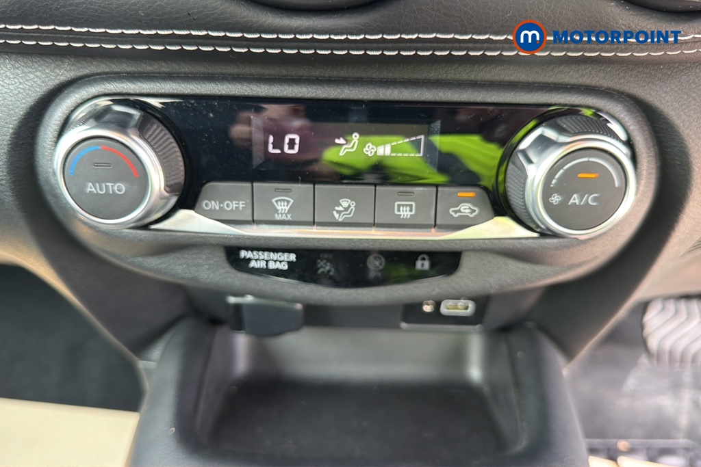 Nissan Juke N-Connecta Automatic Petrol SUV - Stock Number (1653140) - 12th supplementary image