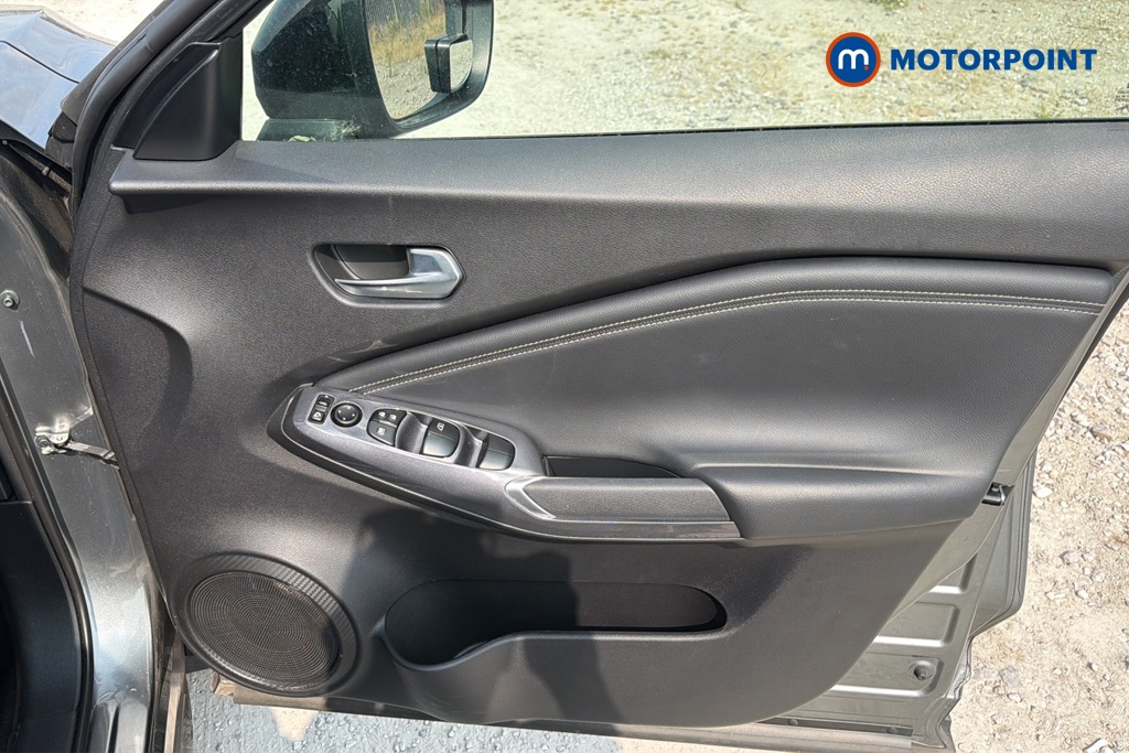 Nissan Juke N-Connecta Automatic Petrol SUV - Stock Number (1653140) - 18th supplementary image