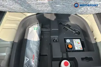 Nissan Juke N-Connecta Automatic Petrol SUV - Stock Number (1653140) - 33rd supplementary image
