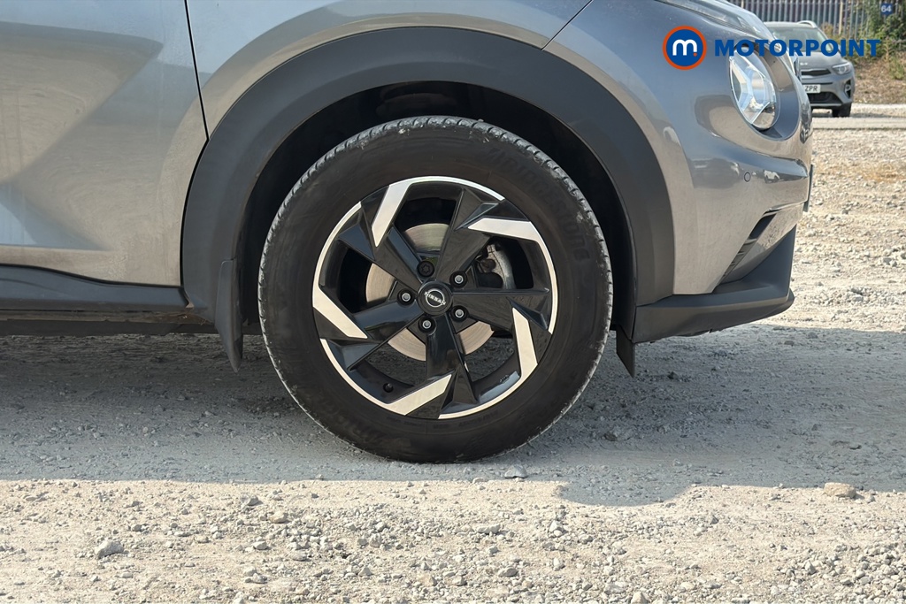 Nissan Juke N-Connecta Automatic Petrol SUV - Stock Number (1653140) - 47th supplementary image