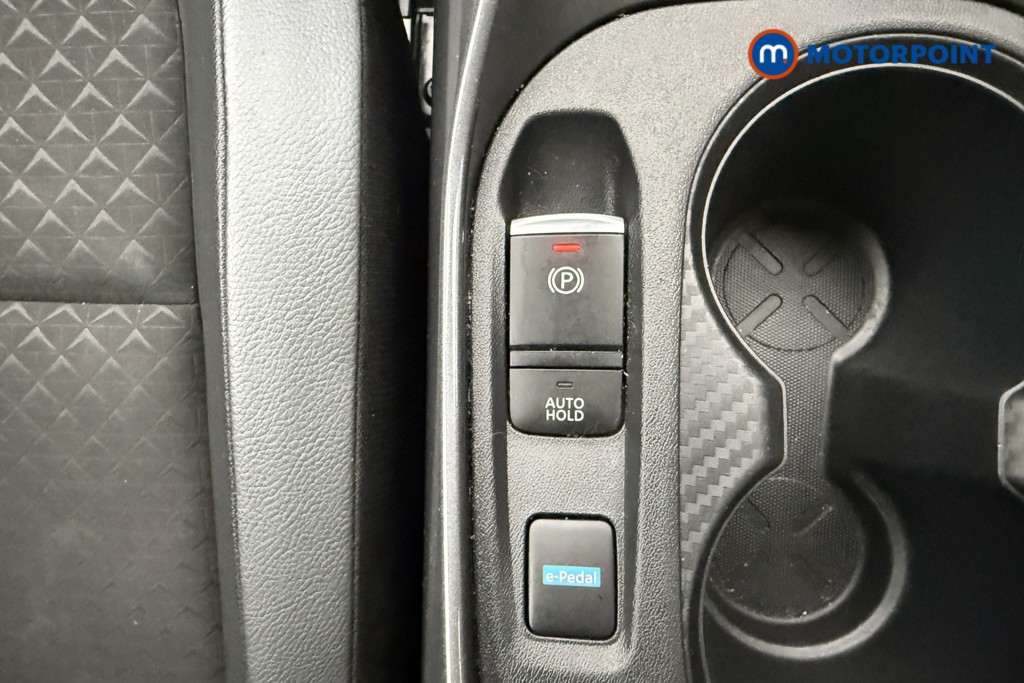 Nissan Juke N-Connecta Automatic Petrol-Electric Hybrid SUV - Stock Number (1656687) - 17th supplementary image