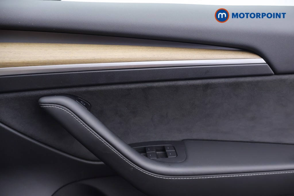 Tesla Model 3 Long Range Automatic Electric Saloon - Stock Number (1658037) - 7th supplementary image