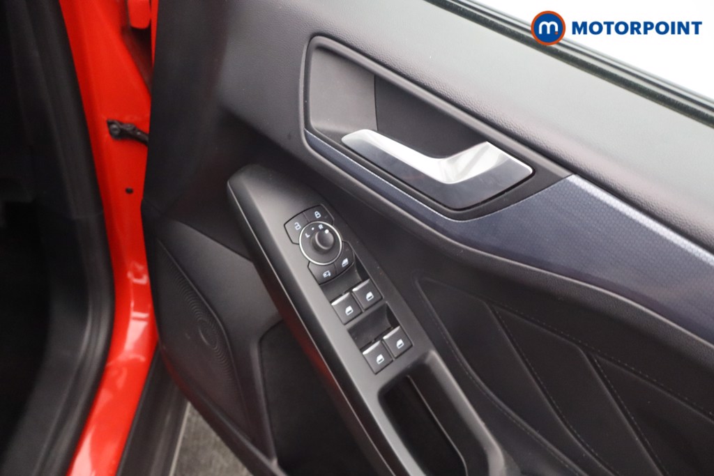 Ford Focus Active Automatic Diesel Estate - Stock Number (1659997) - 9th supplementary image