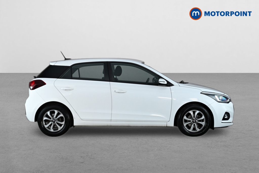 Hyundai I20 SE Manual Petrol Hatchback - Stock Number (1660699) - Drivers side