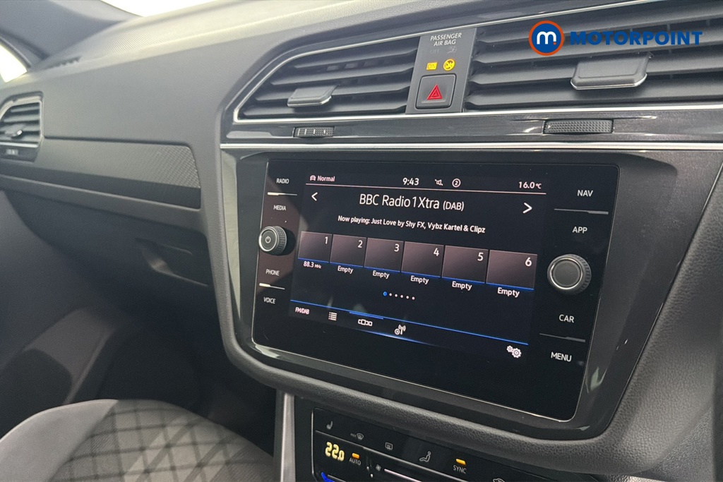Volkswagen Tiguan R-Line Automatic Petrol SUV - Stock Number (1660768) - 8th supplementary image