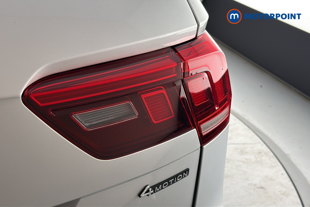 Volkswagen Tiguan R-Line Automatic Petrol SUV - Stock Number (1660768) - 36th supplementary image