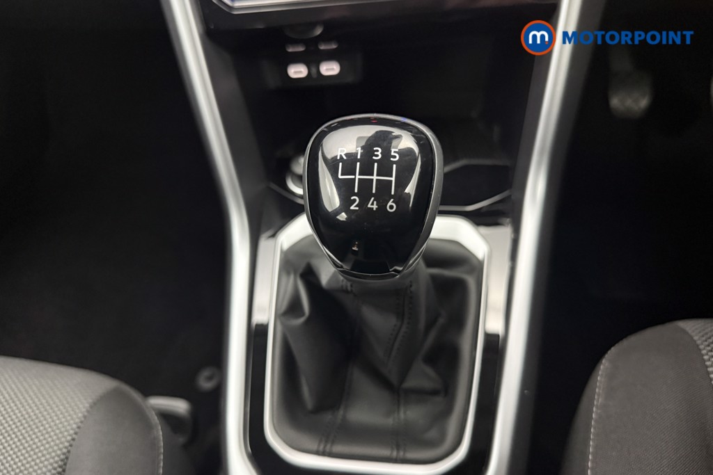 Volkswagen T-Roc Life Manual Petrol SUV - Stock Number (1660984) - 6th supplementary image