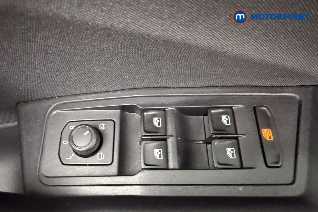 Volkswagen T-Roc Life Manual Petrol SUV - Stock Number (1660984) - 18th supplementary image