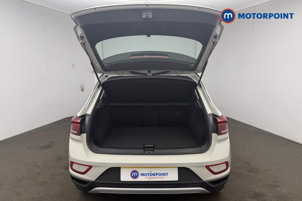 Volkswagen T-Roc Life Manual Petrol SUV - Stock Number (1660984) - 21st supplementary image