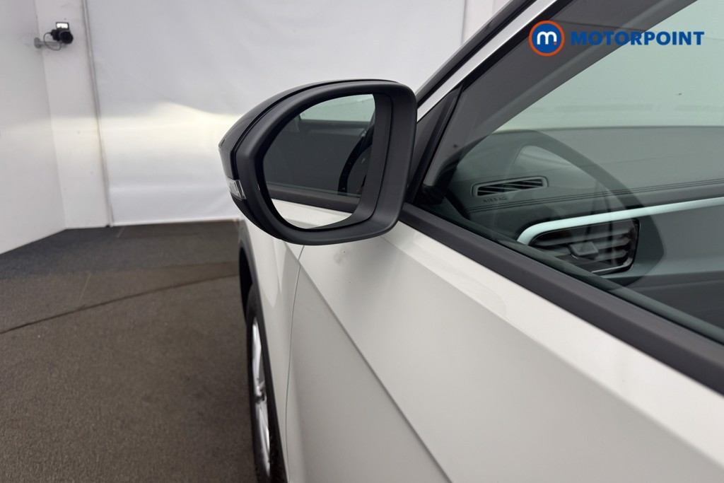 Volkswagen T-Roc Life Manual Petrol SUV - Stock Number (1660984) - 29th supplementary image